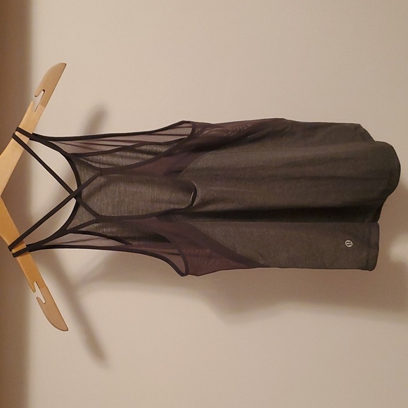 Lululemon Run Off Route tank top. Mesh. Green army + grey. Women size 8 - Picture 4 of 11